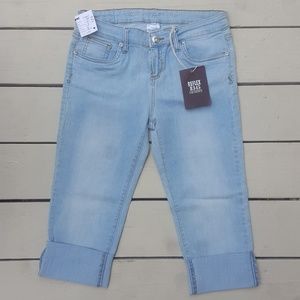 Woman's New Capri Light Blue Size 13 Waist 29"